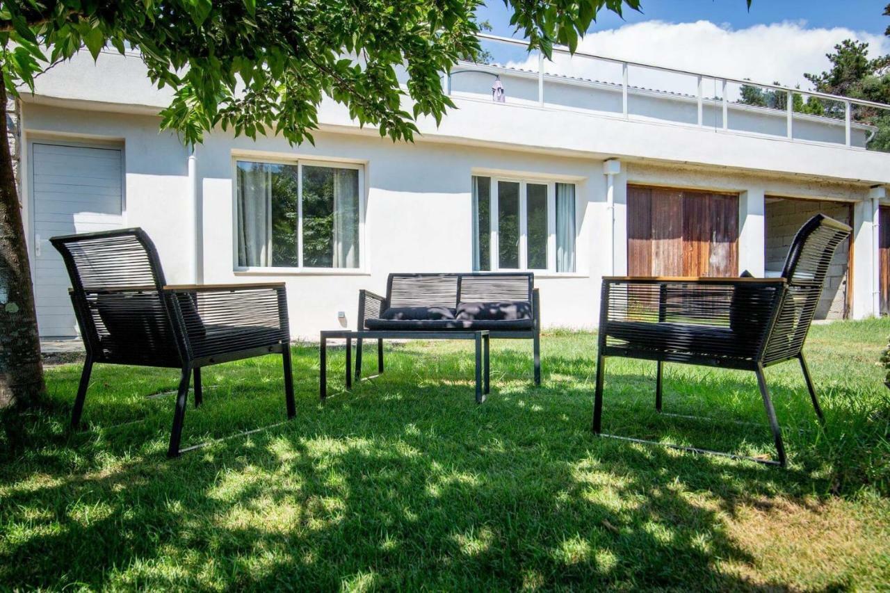 Dans Mon Jardin Apartment *